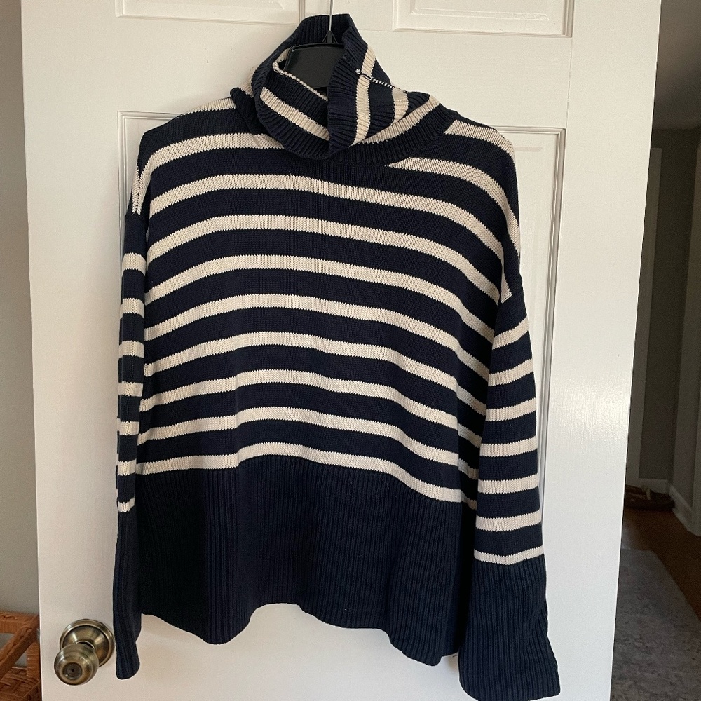 NWOT 24/7 Split-Hem Turtleneck Sweater